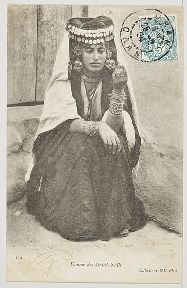 Femme des Ouled-Naïls