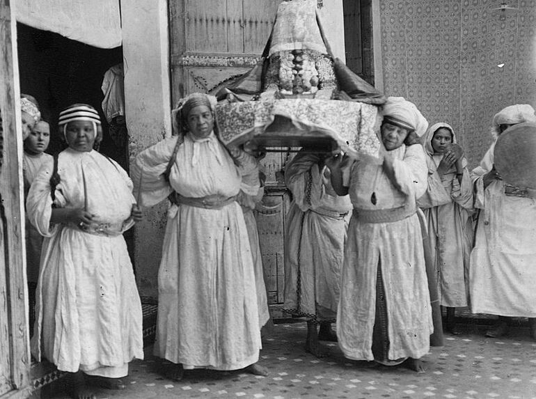 Tour du patio fait par la mariée