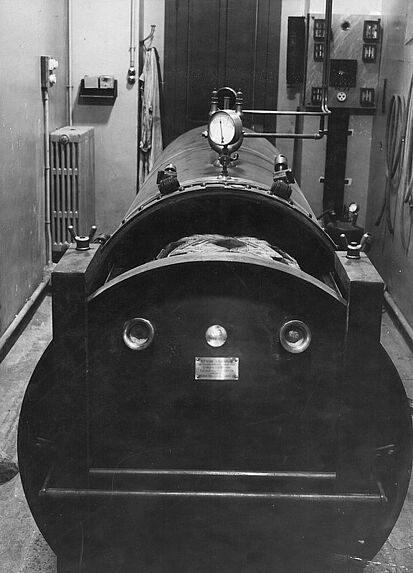 Laboratoire en décembre 1931