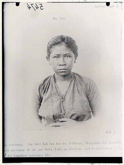 Femme de Bali