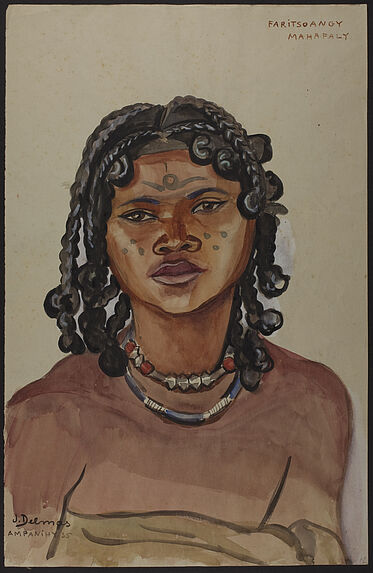 Portrait de Faritsoangy, femme mahafaly, village d'Ampanihy, Madagascar