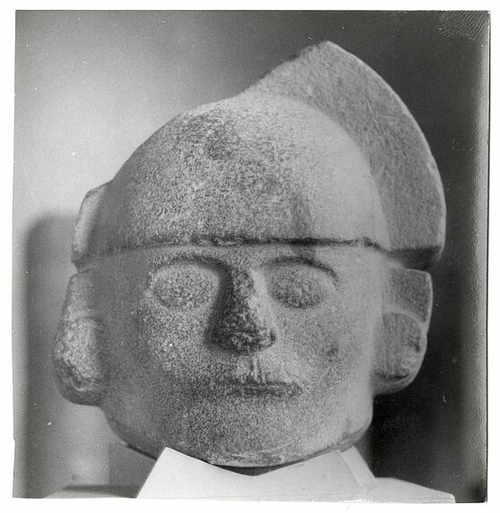 Objets. Chavin, Callejon de Huaylas. Sculptures Museo Nacional Lima. Sechin etc...