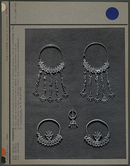 Boucles d'oreilles et fibule