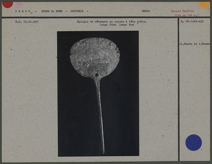 Epingle de vêtement en cuivre, tête ovale