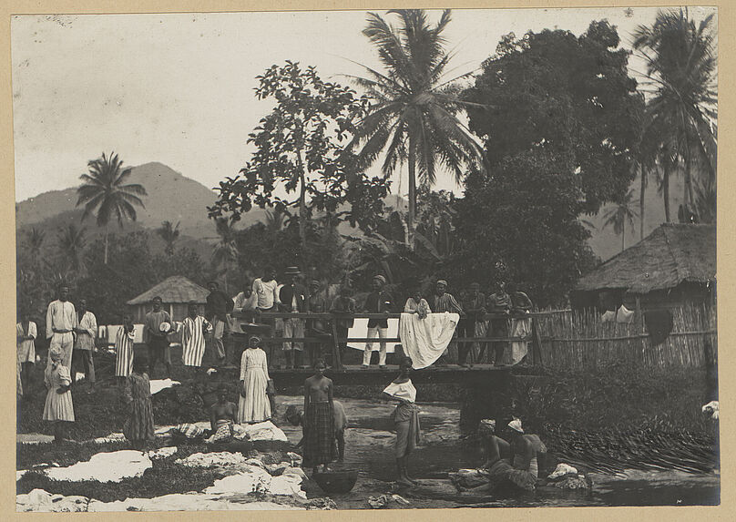 Un lavoir à Dubreka (Guinée Française)