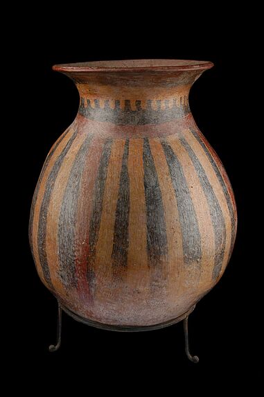 Vase à décor géométrique