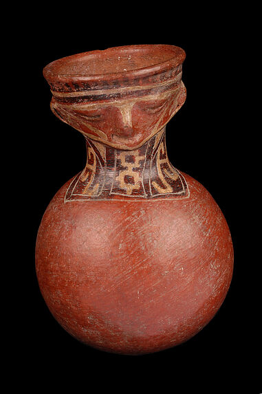 Vase à col céphalomorphe