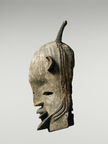 Masque heaume anthropomorphe