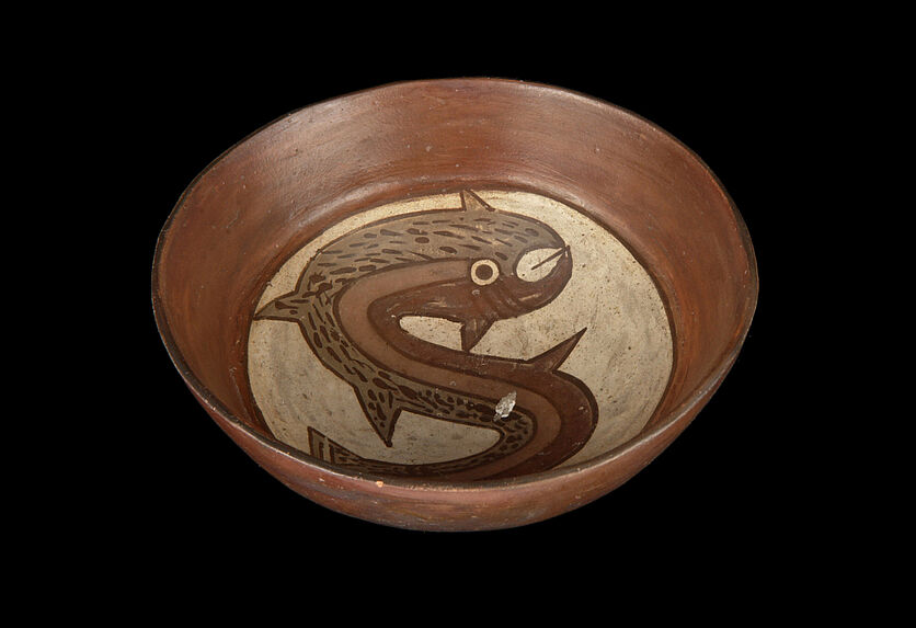 Plat à décor de poisson