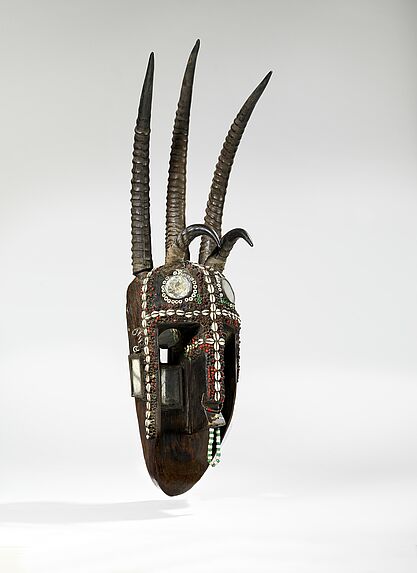 Masque anthropo-zoomorphe
