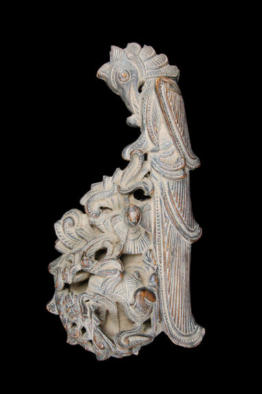Boîte à balance en bois sculpté d'un perroquet