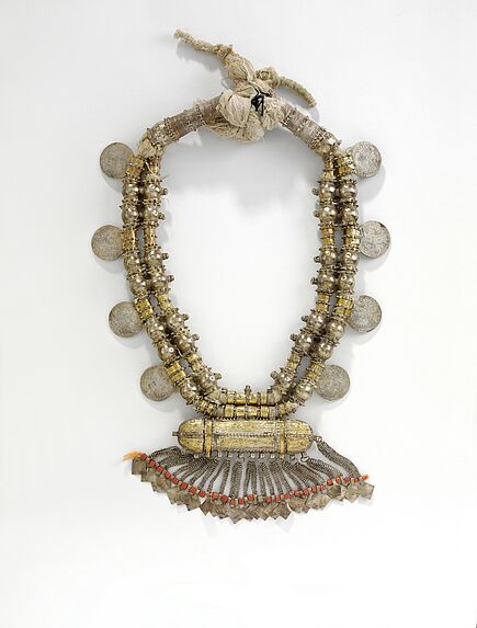 Collier porte-talisman