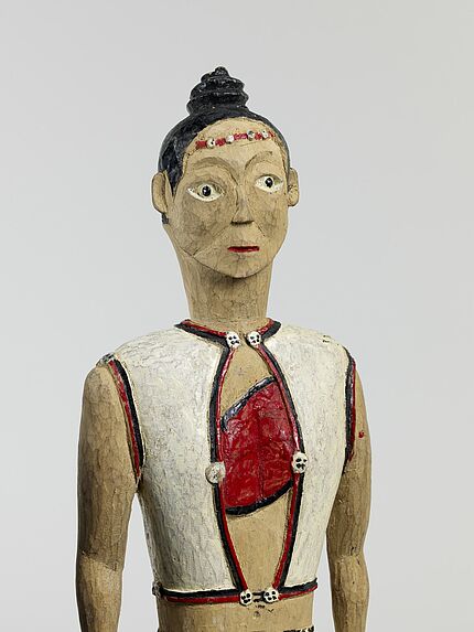 Statuette représentant une femme Yami