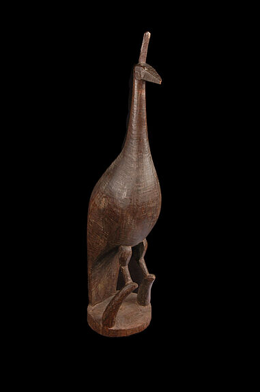 Scultpure de poteau funéraire: paon (?)