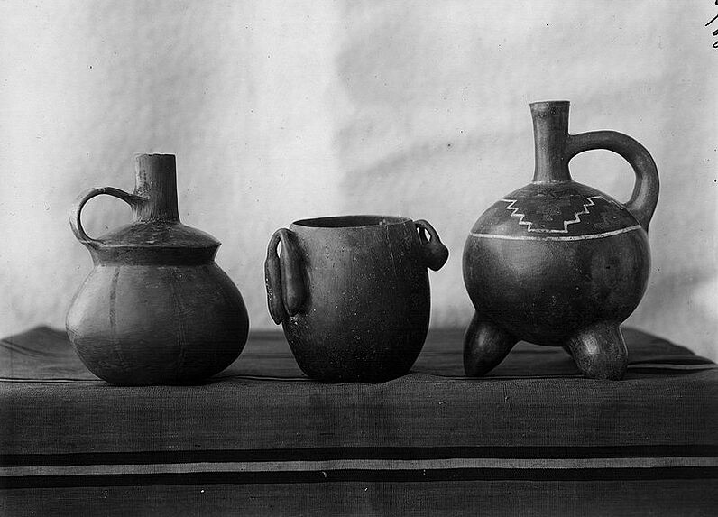 Trois Vases de Cajamarguilla
