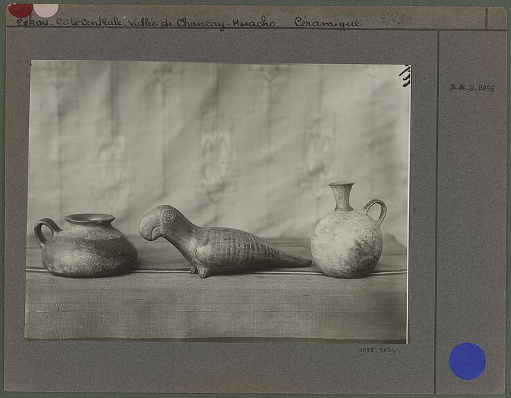 Deux vase et un oiseau (Huacho)