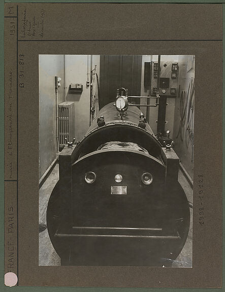 Laboratoire en décembre 1931