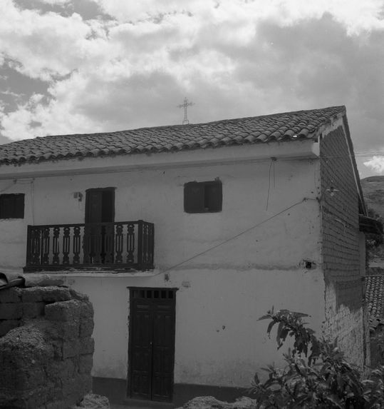 Bande-film d'une vue concernant une maison de Huaraz