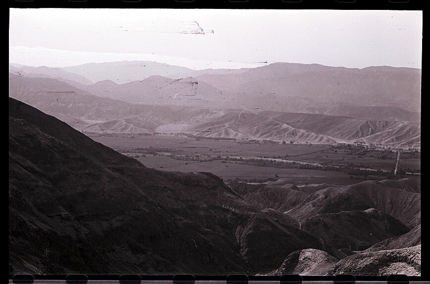 Bande-film de 6 vues concernant la descente vers les vallées du Nazca