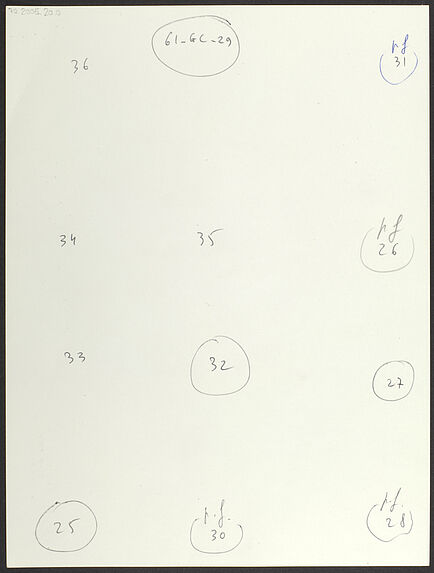 Planche contact de 12 vues concernant des portraits et des jeux d'enfants