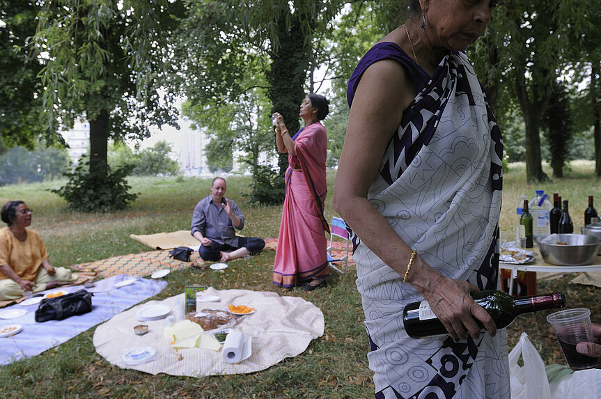 At a picnic on the Marne River