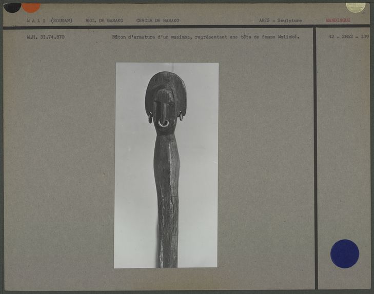Bâton d'armature d'un wasimba, représentant une tête de femme Malinké