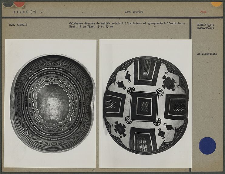 Calebasse décorée de motifs peints