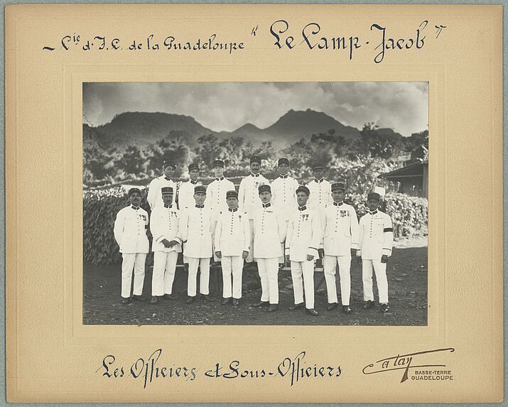 Cie d'l. P. de la Guadeloupe &quot;Le Camp Jacob&quot;. Officiers et Sous-Officiers