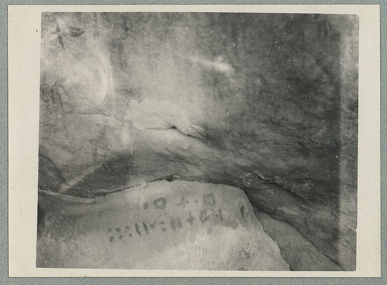 Inscription et peintures rupestres