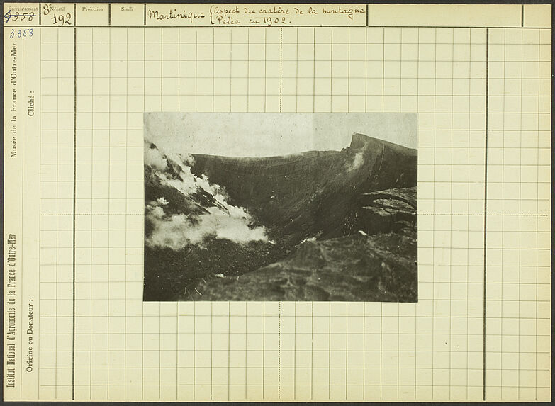 Martinique. Aspect du cratère de la montagne Pelée en 1902