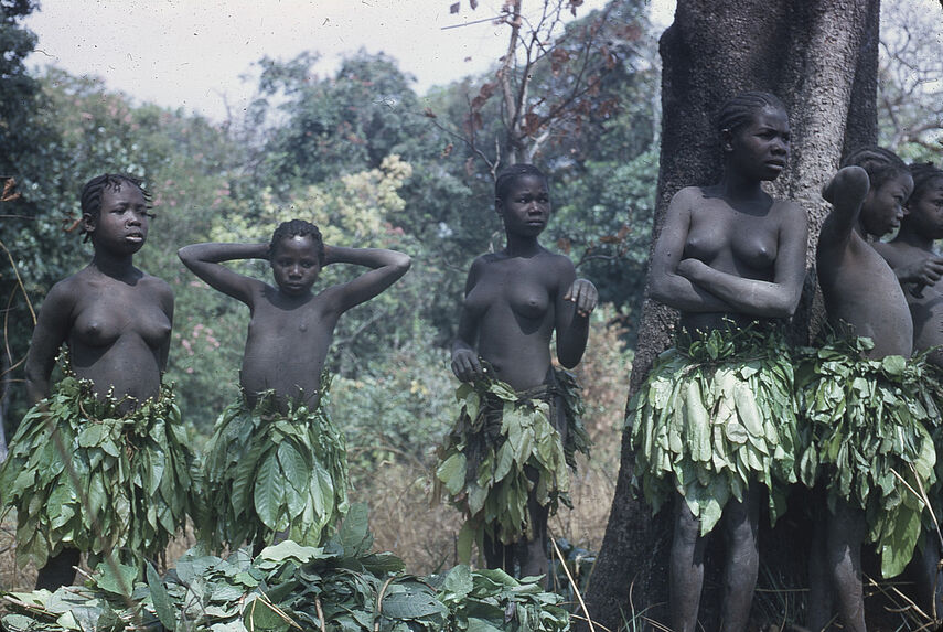 Sans titre [jeunes filles gbaya]