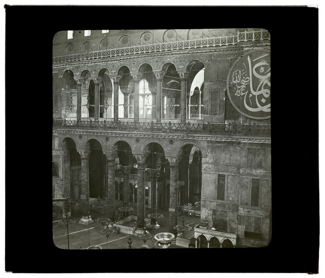 Constantinople. Intérieur de la mosquée de Sainte Sophie